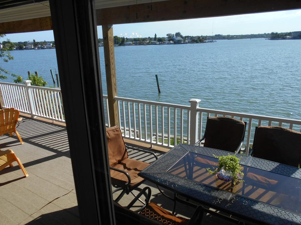 3000 Sq Ft Beach And Bay Condo Сент-Піт-Біч Екстер'єр фото